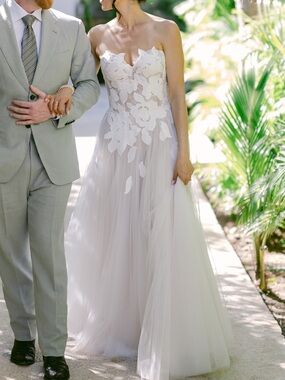 Strapless White Floral Appliqué Wedding Dress – Romantic Bridal Gown